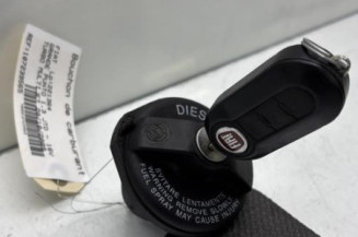 Bouchon de carburant FIAT GRANDE PUNTO Photo n°1