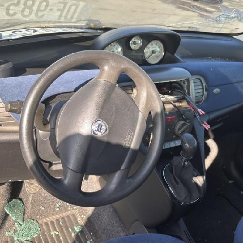 Feu arriere stop central LANCIA YPSILON 4 Photo n°15