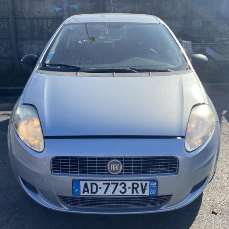 Bouchon de carburant FIAT GRANDE PUNTO Photo n°12