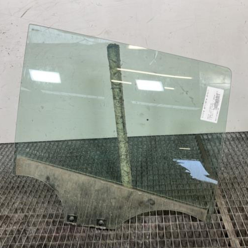 Vitre arriere droit DACIA LOGAN MCV 2 Photo n°1