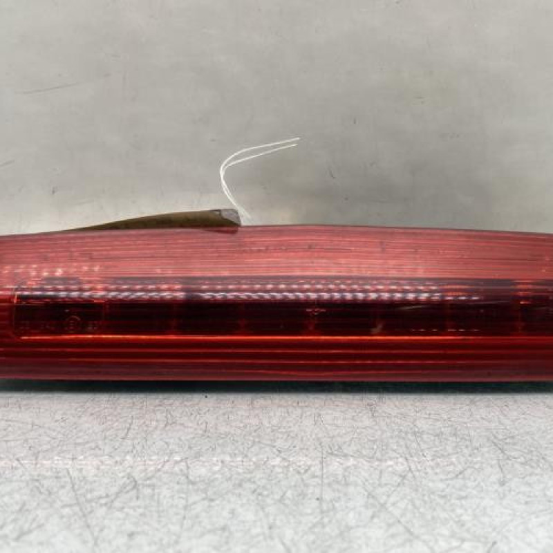 Feu arriere stop central OPEL ZAFIRA B Photo n°1