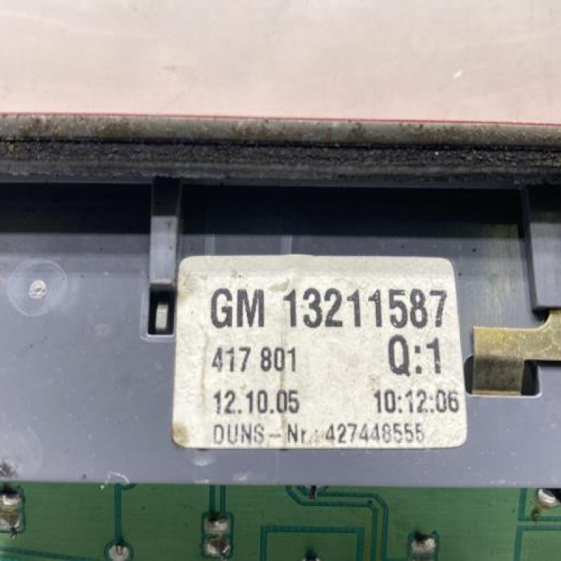 Feu arriere stop central OPEL ZAFIRA B Photo n°4