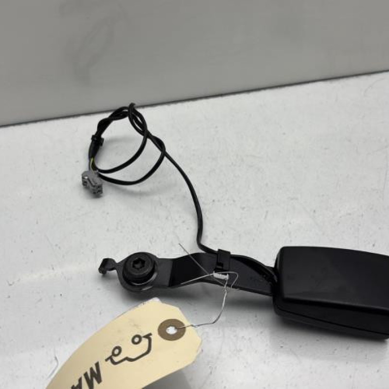 Attache ceinture avant gauche FIAT GRANDE PUNTO Photo n°1