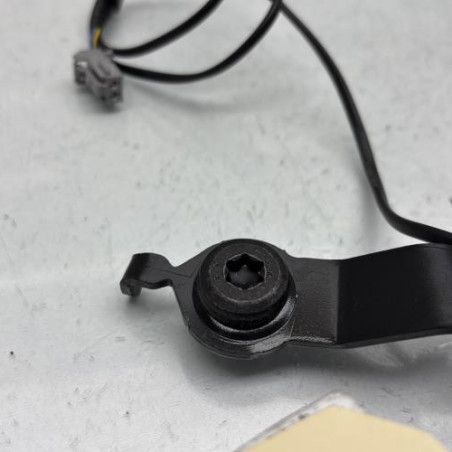 Attache ceinture avant gauche FIAT GRANDE PUNTO