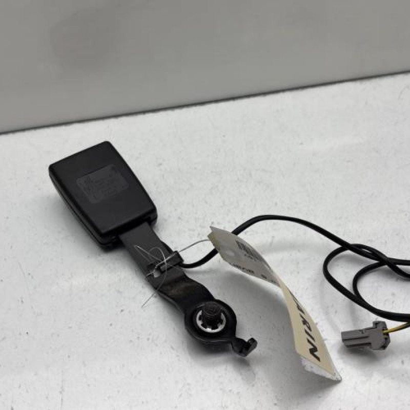 Attache ceinture avant gauche FIAT GRANDE PUNTO Photo n°6