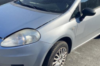 Attache ceinture avant gauche FIAT GRANDE PUNTO