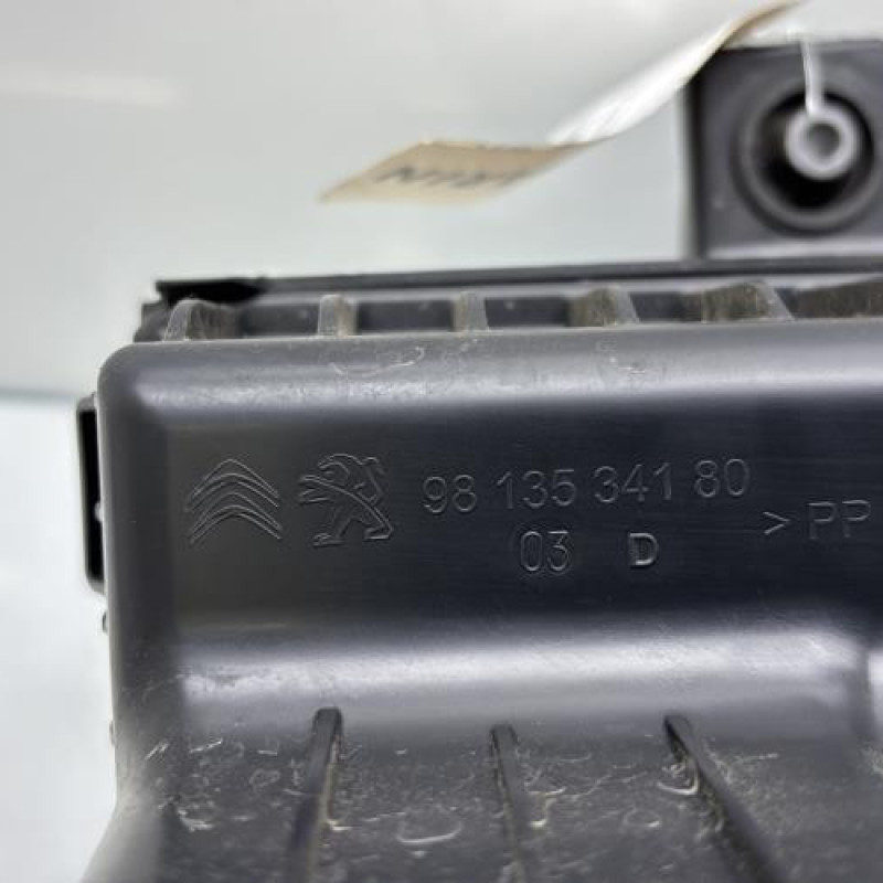 Boitier filtre a air PEUGEOT 208 2 Photo n°6