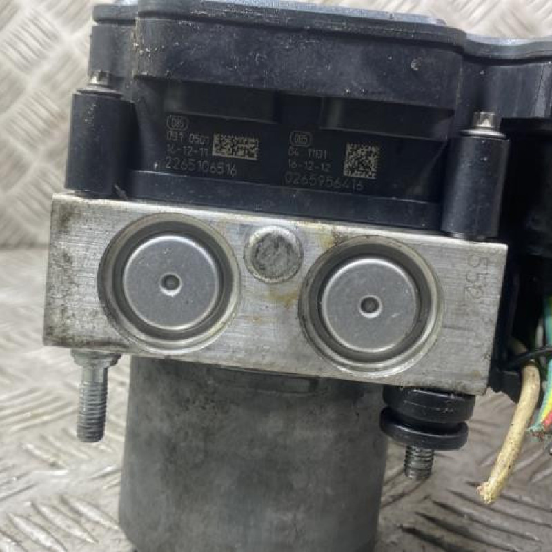 Bloc ABS (freins anti-blocage) PEUGEOT PARTNER 2 Photo n°4