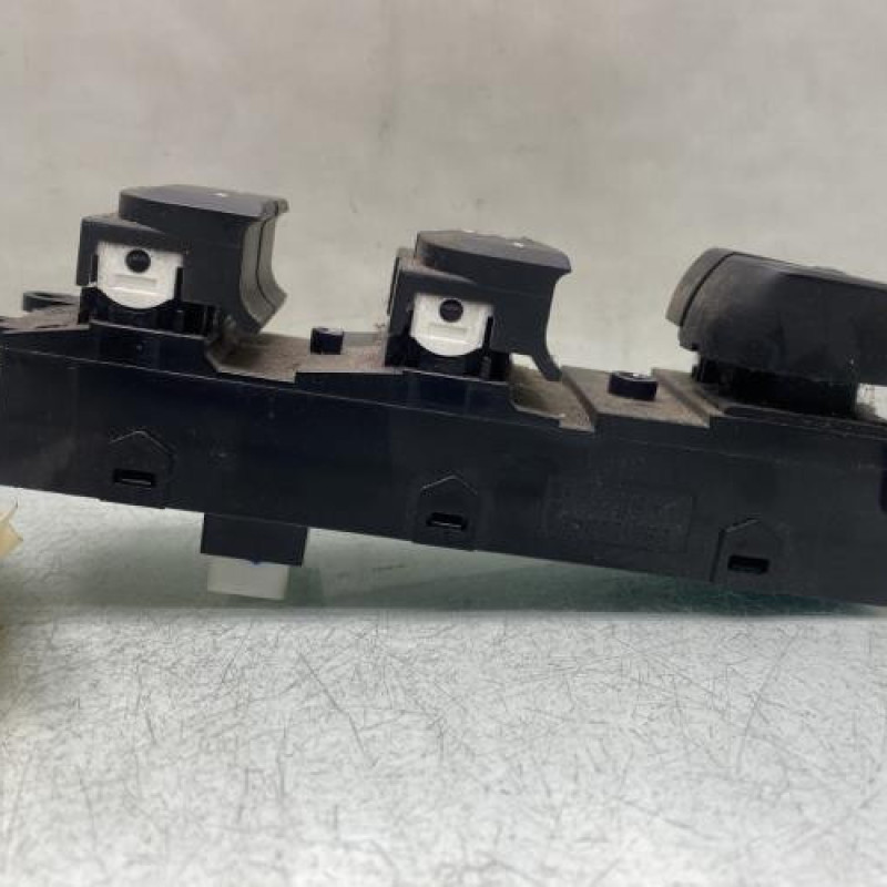 Interrupteur de leve vitre avant gauche HYUNDAI I 10 2 Photo n°2