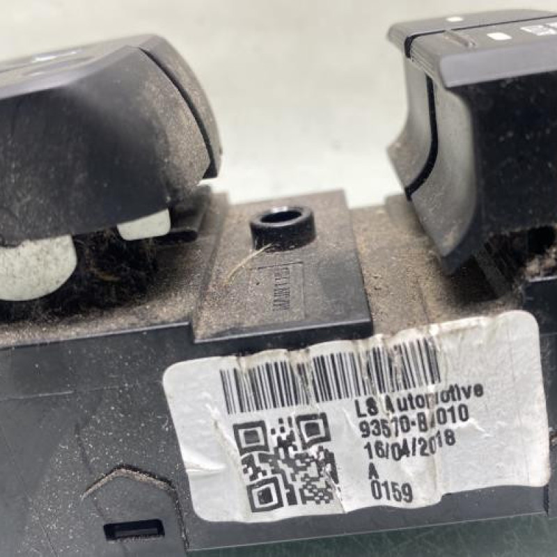 Interrupteur de leve vitre avant gauche HYUNDAI I 10 2 Photo n°4