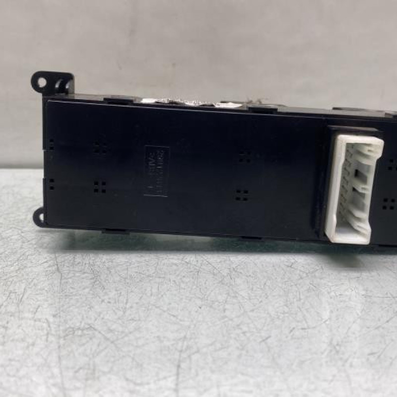 Interrupteur de leve vitre avant gauche HYUNDAI I 10 2 Photo n°5