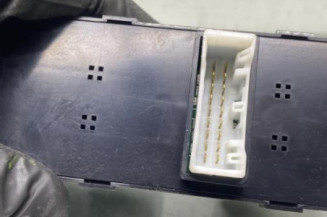 Interrupteur de leve vitre avant gauche HYUNDAI I 10 2