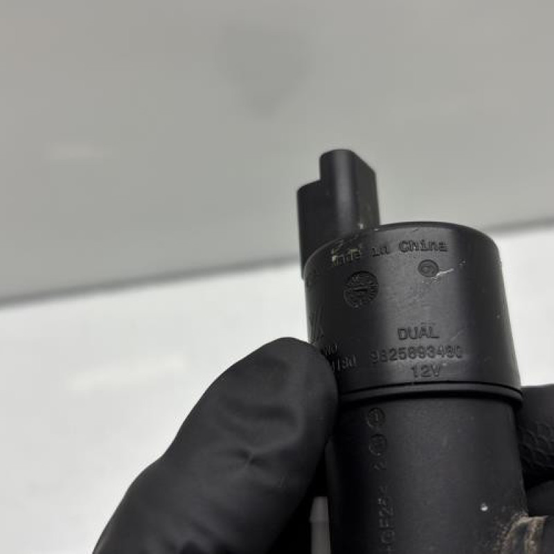 Pompe lave glace avant PEUGEOT 208 2 Photo n°5