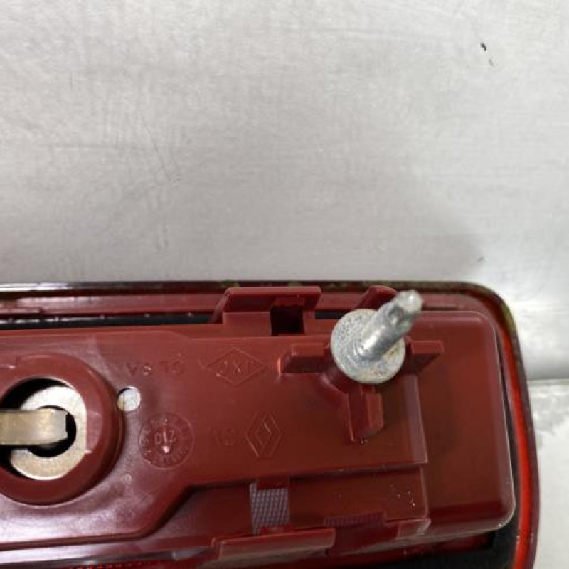 Feu arriere stop central RENAULT TRAFIC 3 COURT Photo n°3