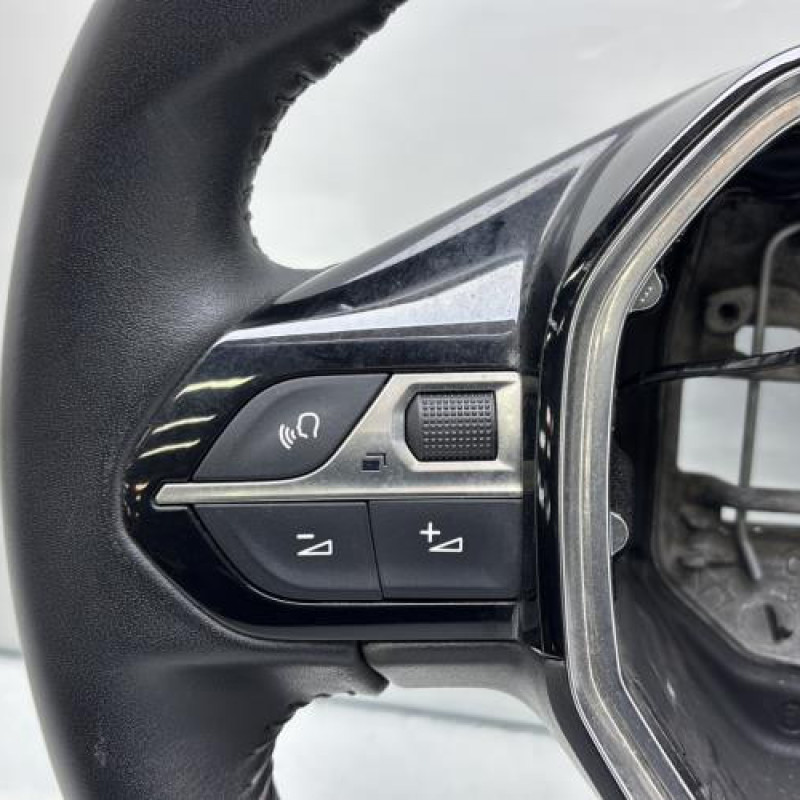 Volant PEUGEOT 208 2 Photo n°4