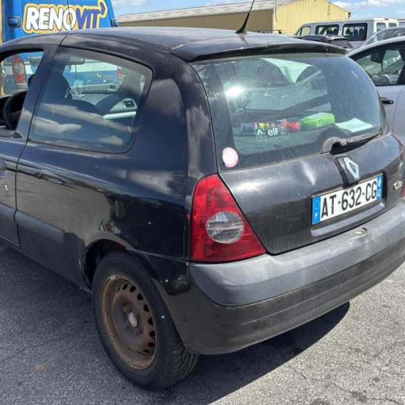 Feu arriere stop central RENAULT CLIO 2 Photo n°7