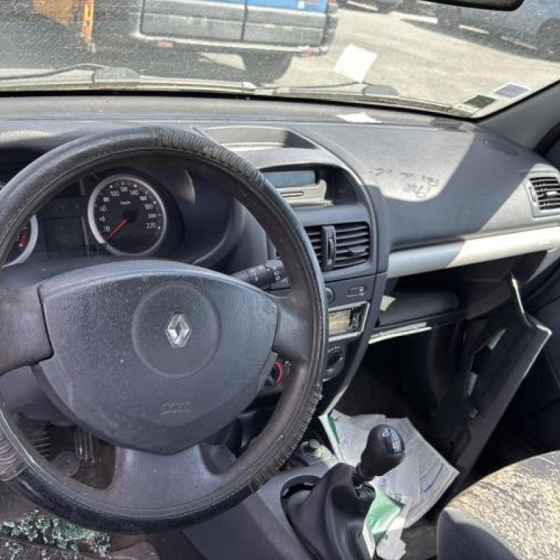 Feu arriere stop central RENAULT CLIO 2 Photo n°14