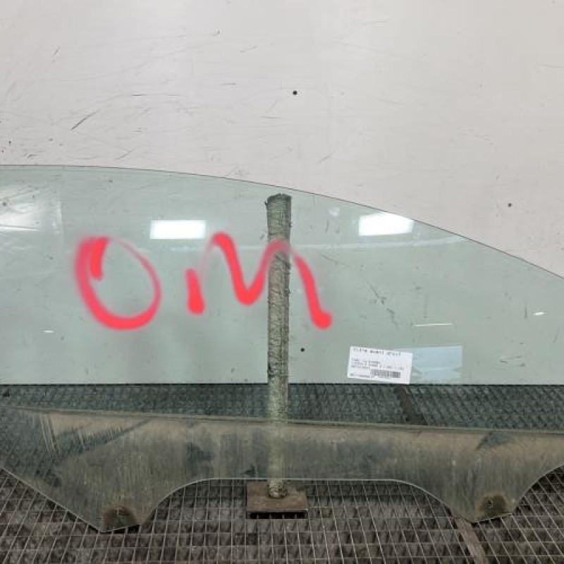 Vitre avant droit FORD FIESTA 6 Photo n°1