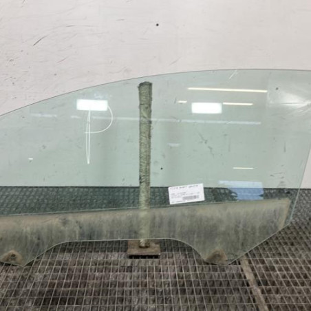 Vitre avant gauche FORD FIESTA 6 Photo n°1