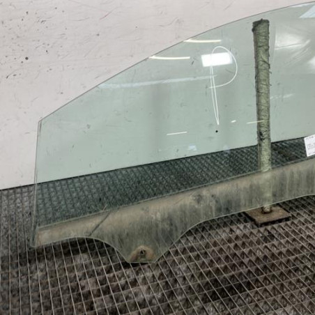 Vitre avant gauche FORD FIESTA 6