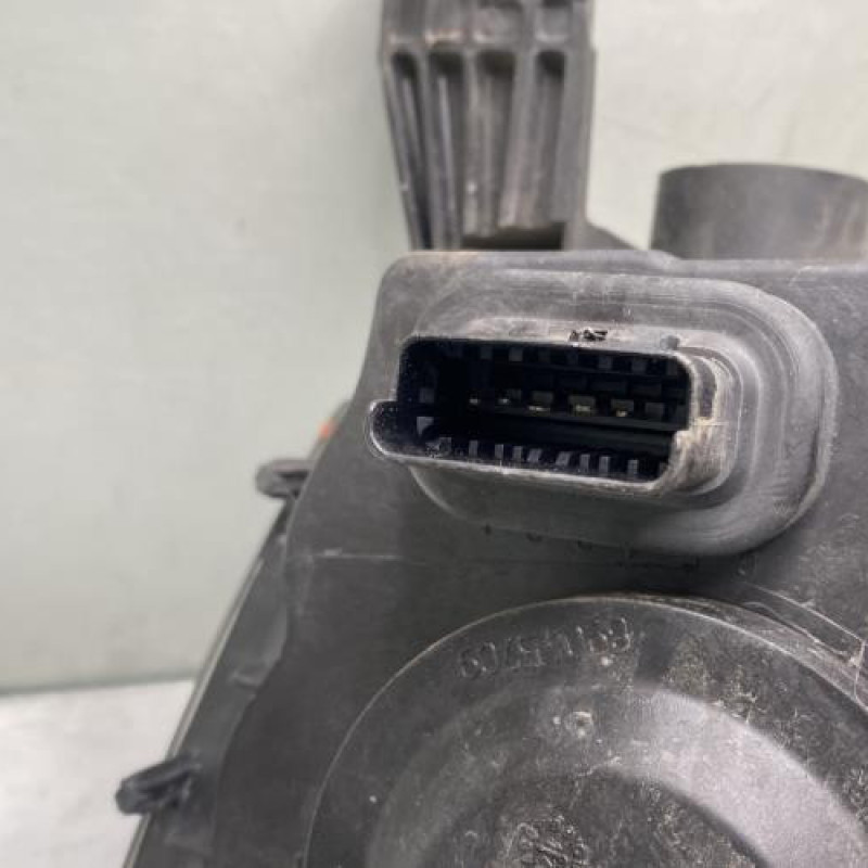 Optique avant principal droit (feux)(phare) RENAULT MODUS Photo n°3