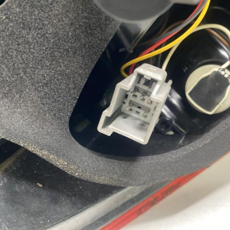 Feu arriere principal droit (feux) FORD FIESTA 6 Photo n°4