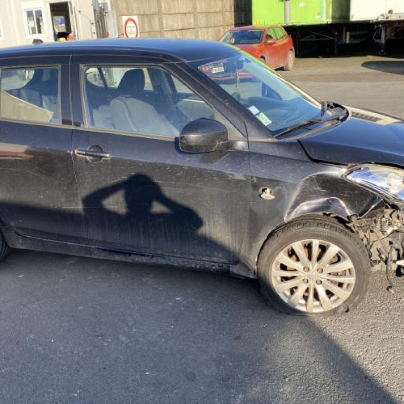 Custode arriere gauche (porte) SUZUKI SWIFT 4 Photo n°11