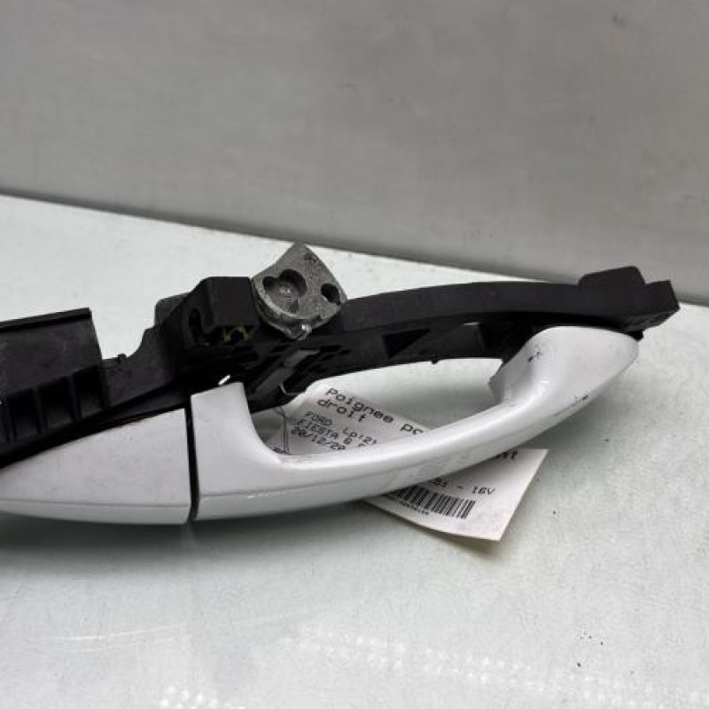 Poignee porte avant droit FORD FIESTA 6 Photo n°3