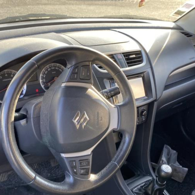 Custode arriere gauche (porte) SUZUKI SWIFT 4 Photo n°16