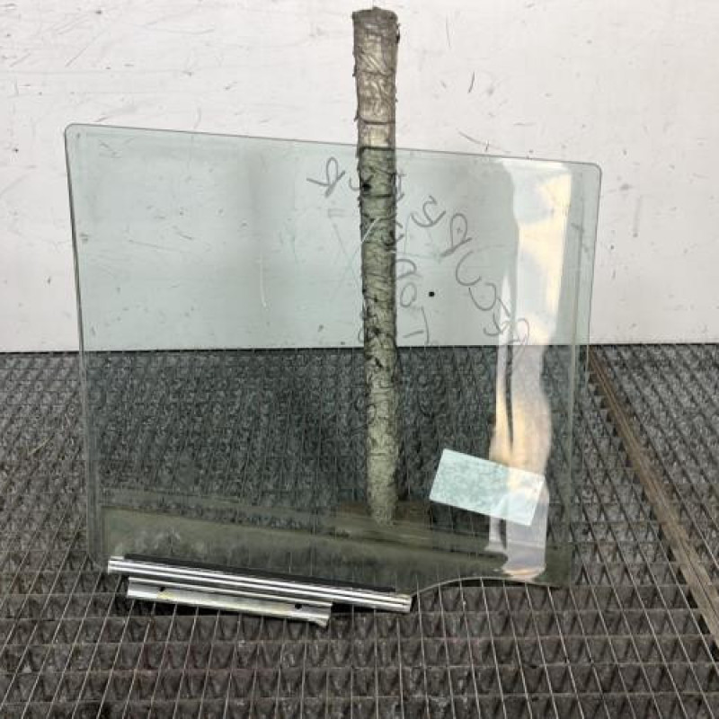 Vitre arriere gauche SUZUKI SWIFT 4 Photo n°4