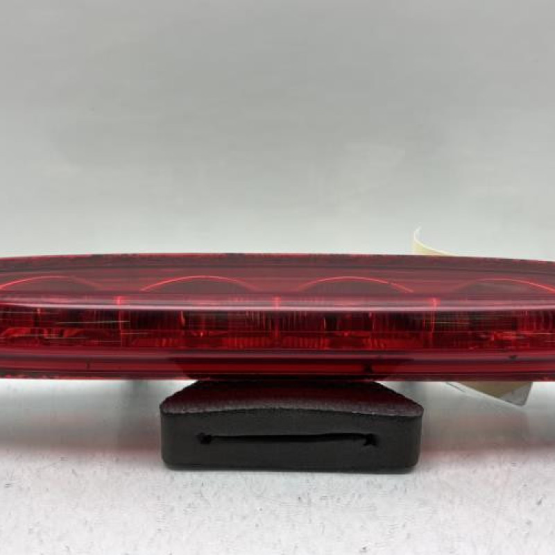 Feu arriere stop central PEUGEOT 208 1 Photo n°1