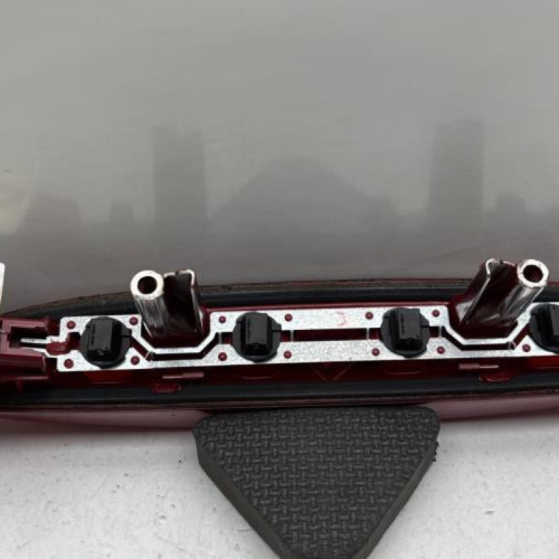 Feu arriere stop central PEUGEOT 208 1 Photo n°3