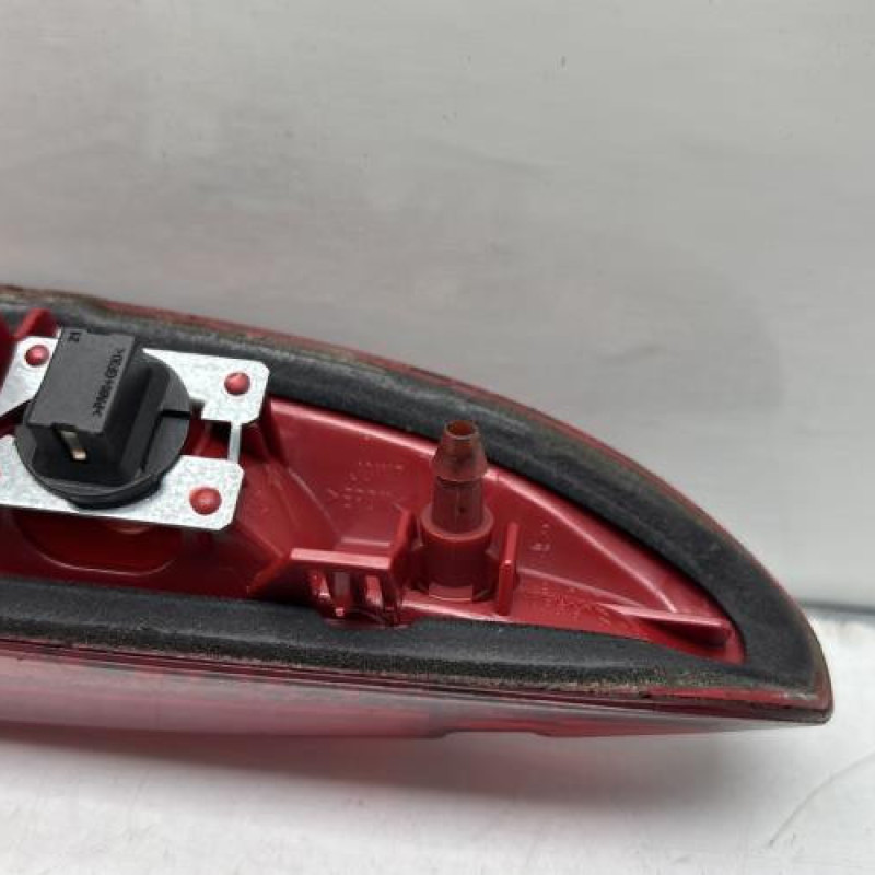 Feu arriere stop central PEUGEOT 208 1 Photo n°4