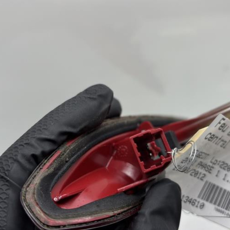 Feu arriere stop central PEUGEOT 208 1 Photo n°5