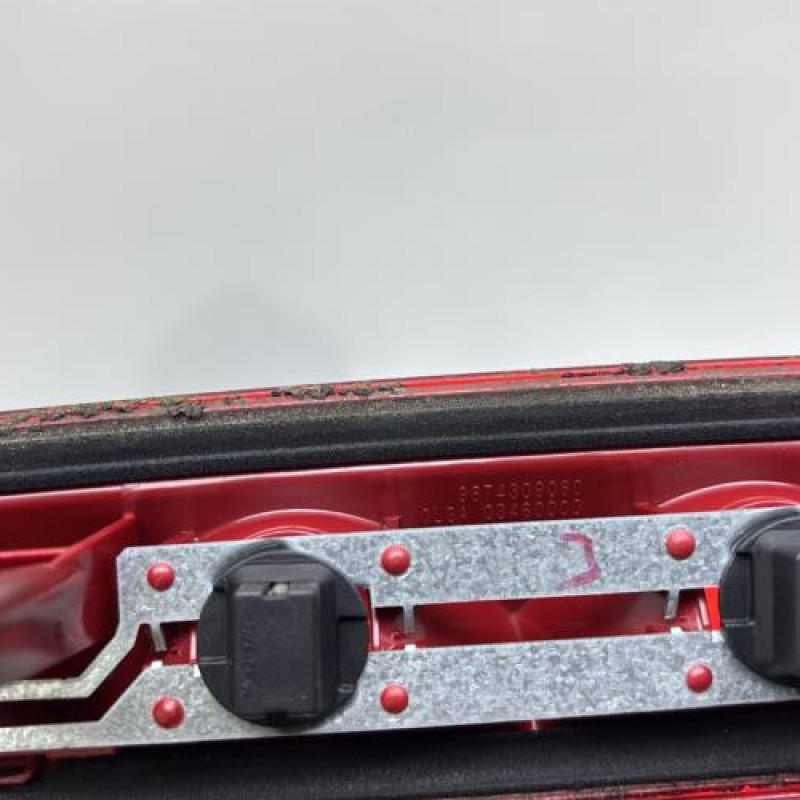 Feu arriere stop central PEUGEOT 208 1 Photo n°6