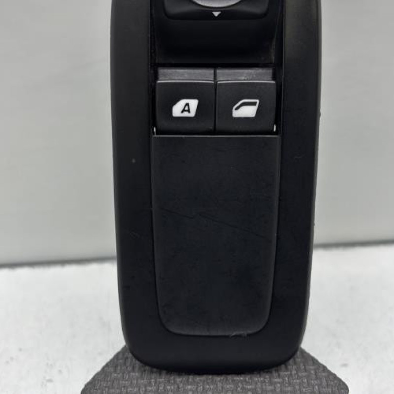 Interrupteur de leve vitre avant gauche PEUGEOT 208 1 Photo n°3