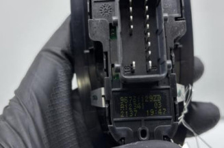 Interrupteur de leve vitre avant gauche PEUGEOT 208 1