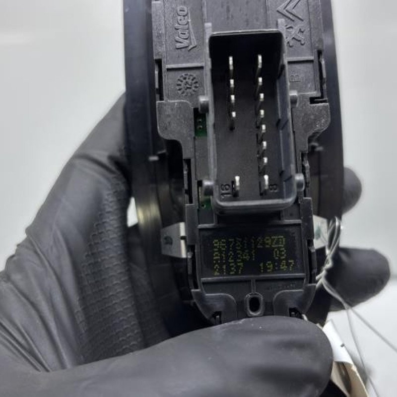 Interrupteur de leve vitre avant gauche PEUGEOT 208 1 Photo n°6