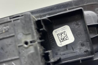 Interrupteur de leve vitre avant gauche PEUGEOT 208 1