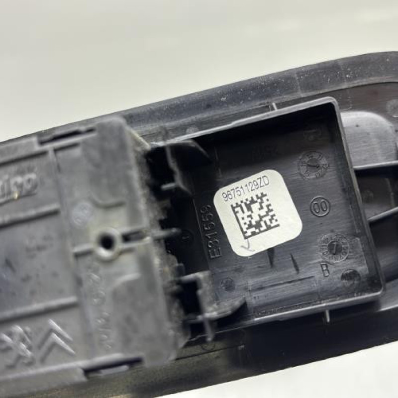 Interrupteur de leve vitre avant gauche PEUGEOT 208 1 Photo n°7