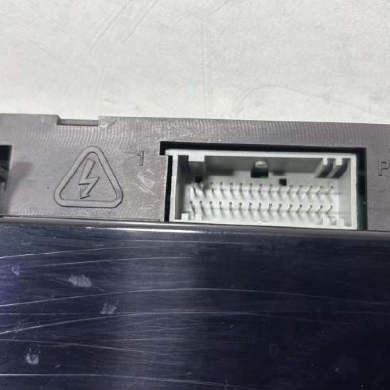 Compteur RENAULT SCENIC 2 Photo n°8