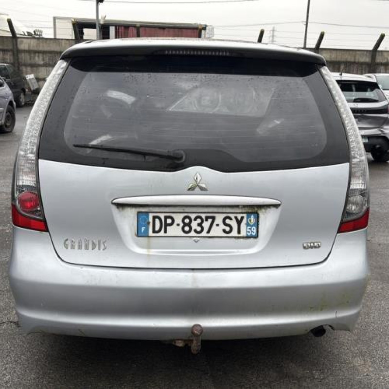 Optique avant principal droit (feux)(phare) MITSUBISHI GRANDIS Photo n°9