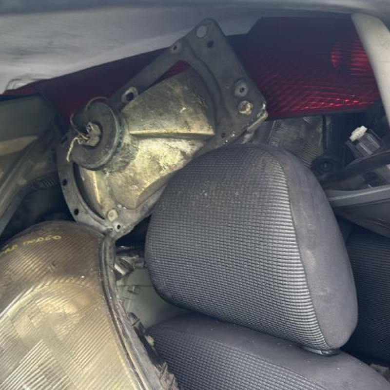 Optique avant principal droit (feux)(phare) MITSUBISHI GRANDIS Photo n°14