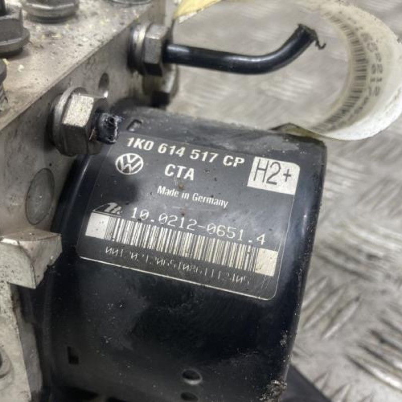 Bloc ABS (freins anti-blocage) VOLKSWAGEN GOLF 6 Photo n°3