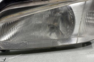 Optique avant principal gauche (feux)(phare) PEUGEOT 106 Photo n°1