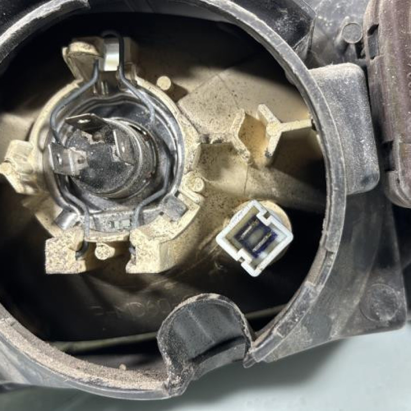 Optique avant principal gauche (feux)(phare) PEUGEOT 106 Photo n°3