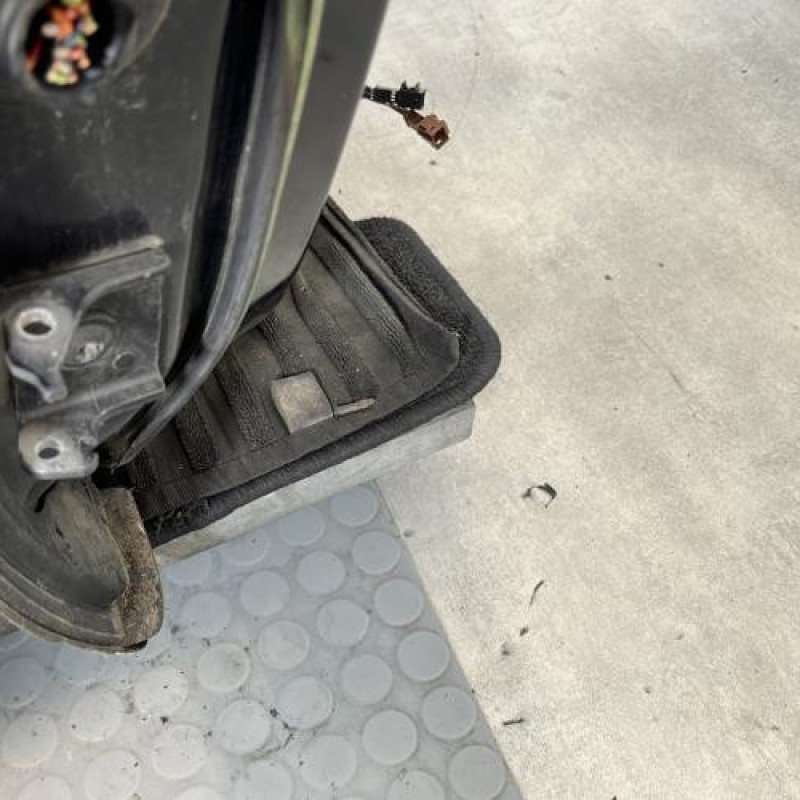 Porte avant droit PEUGEOT 5008 1 Photo n°5