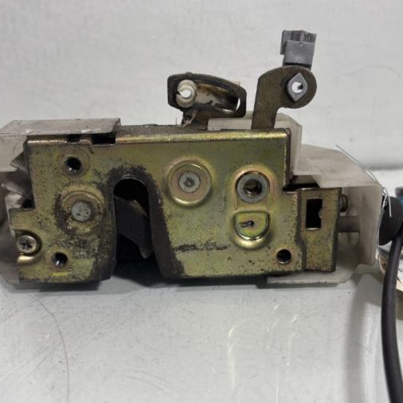 Serrure avant gauche FORD KA 1 Photo n°4