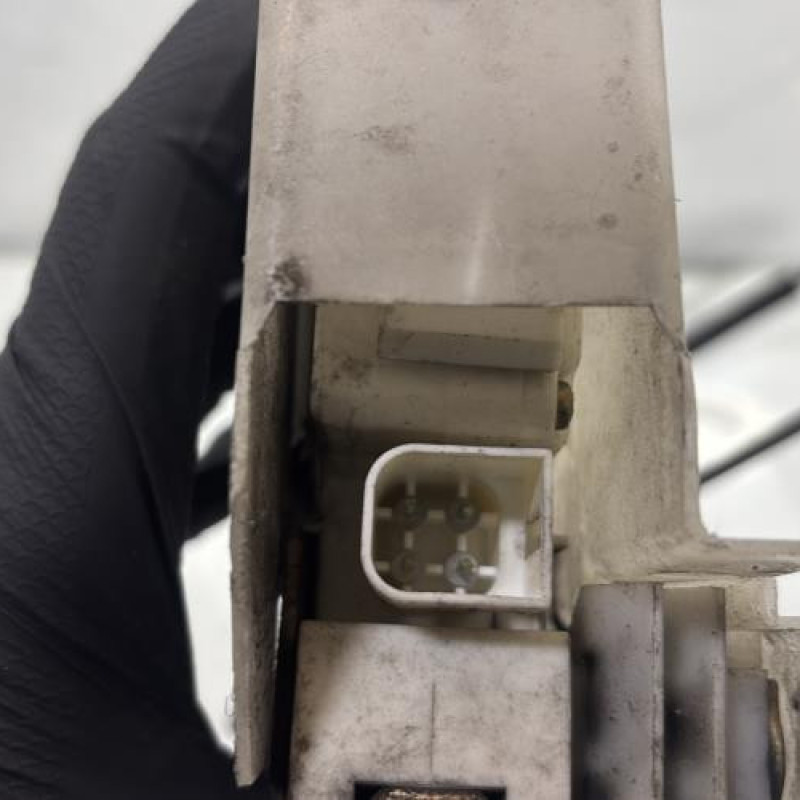 Serrure avant gauche FORD KA 1 Photo n°5