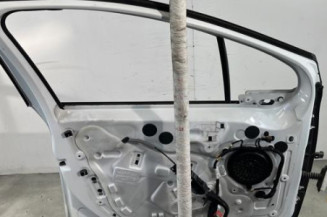 Porte avant gauche PEUGEOT 208 1
